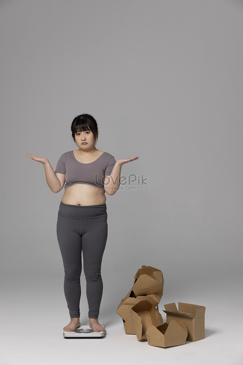 lovepik fat female is distressed picture 501734623